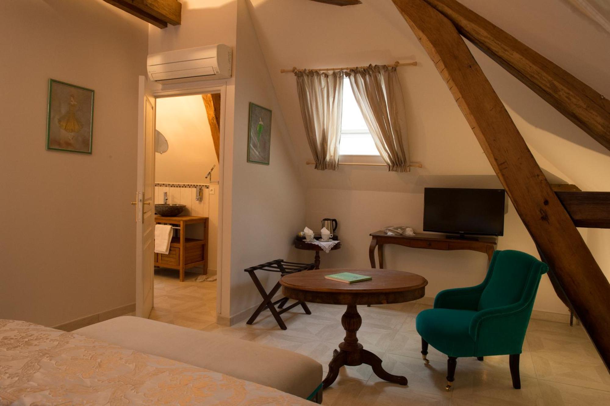 Aux Charmes De Maintenon Bilik gambar