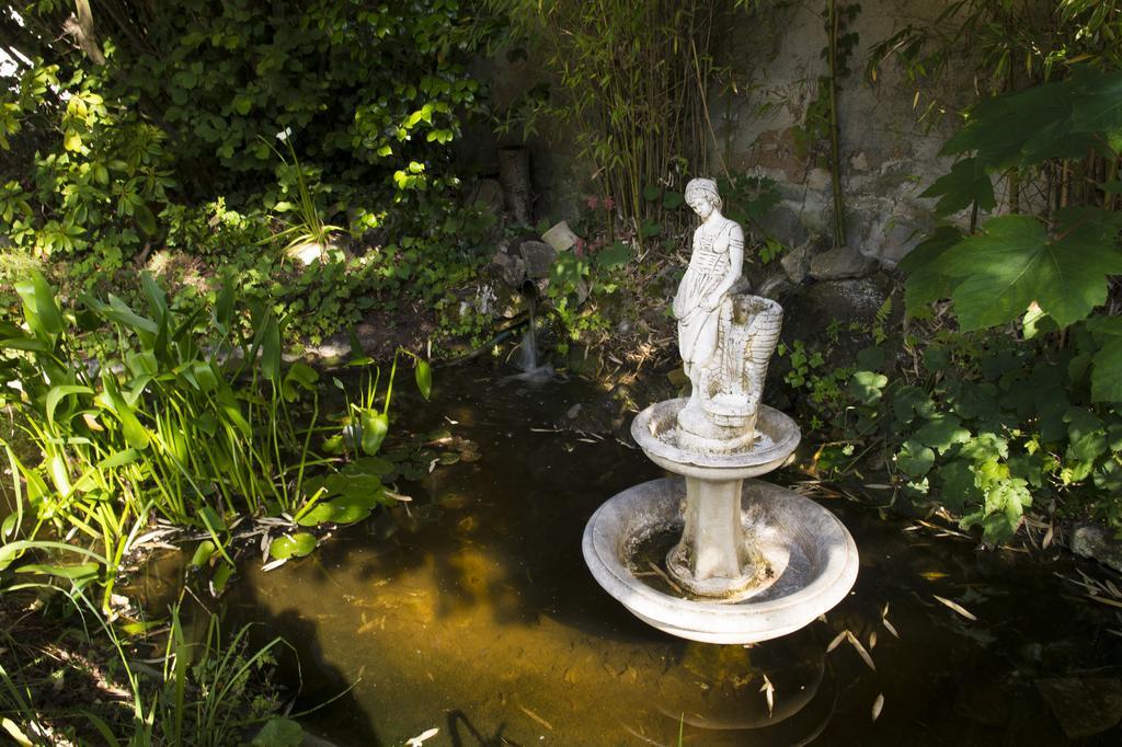 Aux Charmes De Maintenon Luaran gambar