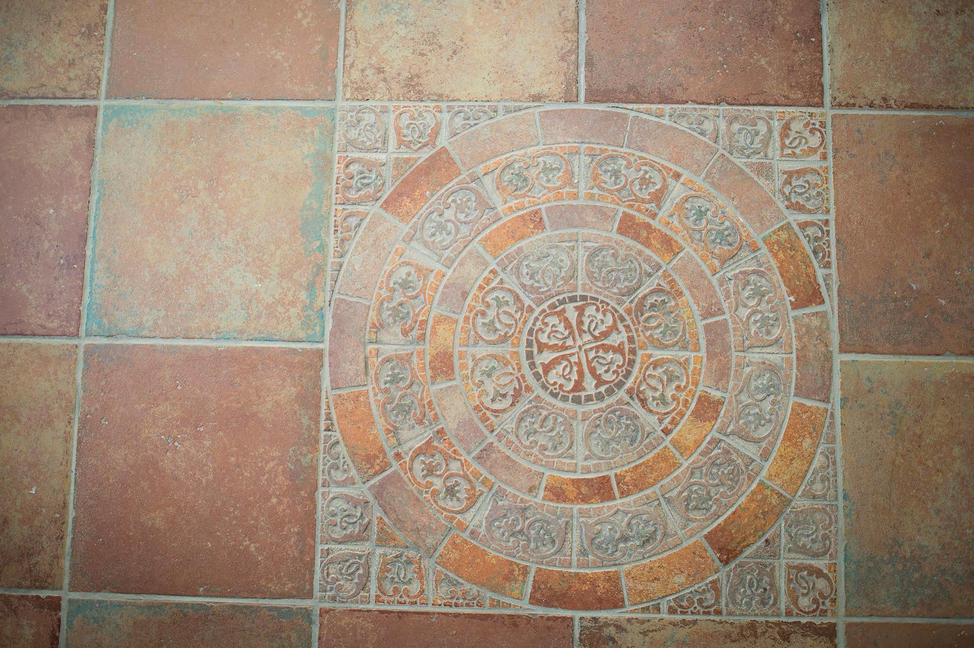 Aux Charmes De Maintenon Luaran gambar