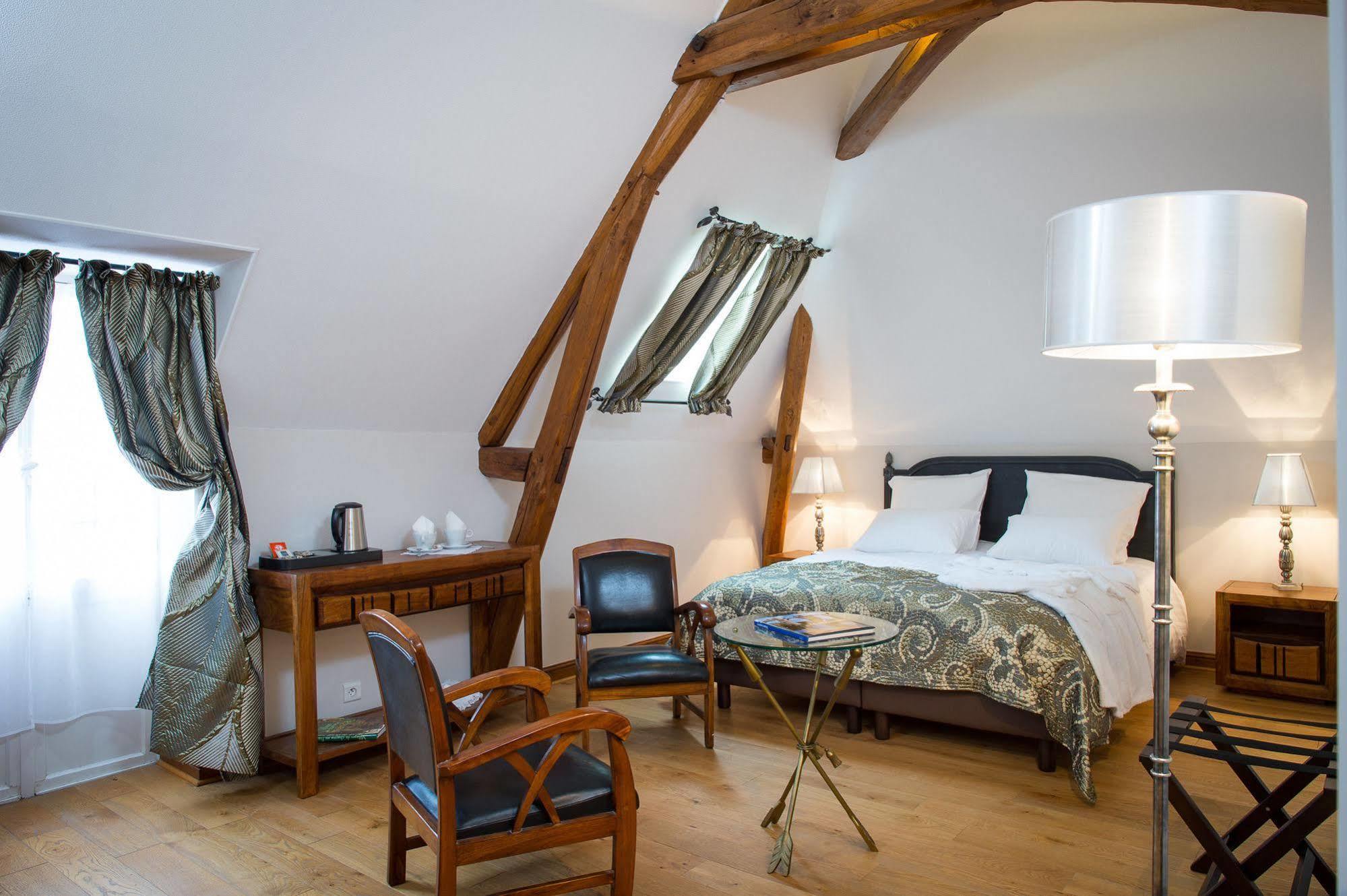 Aux Charmes De Maintenon Luaran gambar